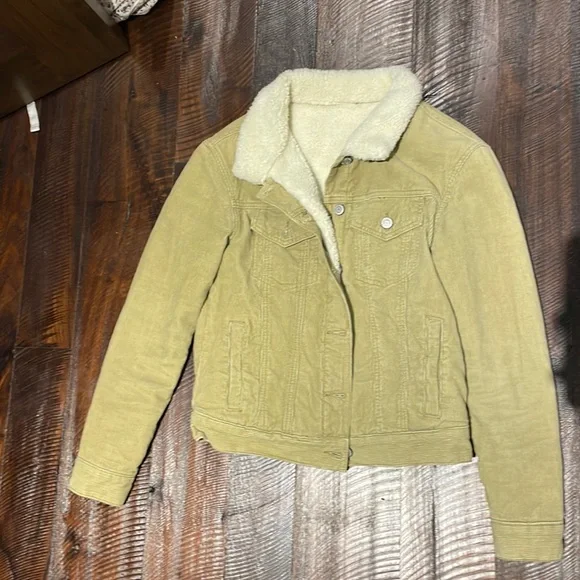 Brandy melville deals yellow jacket